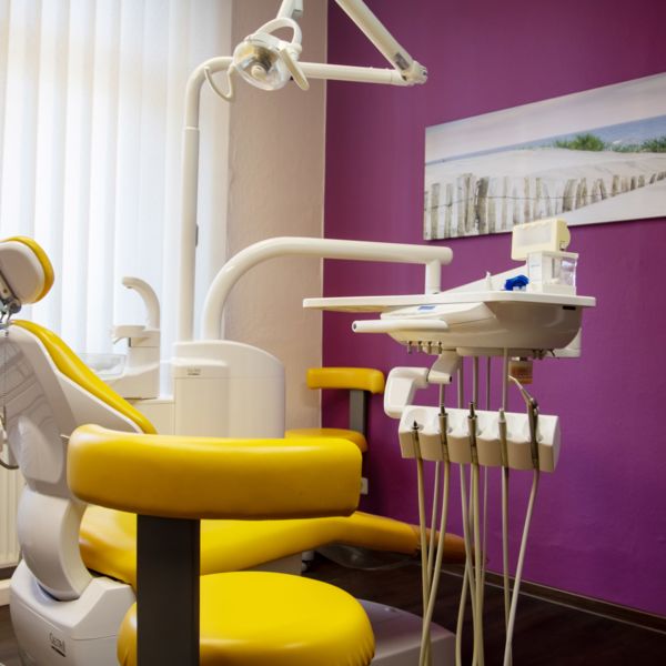 Behandlungszimmer in der Zahnarztpraxis Petra Schmidt
